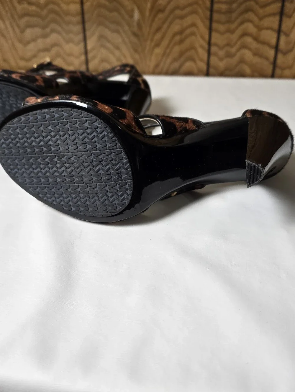 Michael Kors Leopard Print Zip Front Womens Sandals - Brown/Black. Size 6.5M